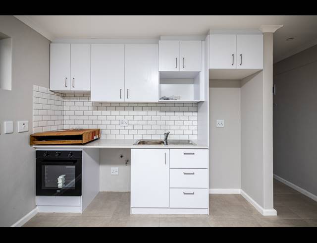 20 BEDROOM APARTMENT BLOCK FOR SALE IN TABLE VIEW